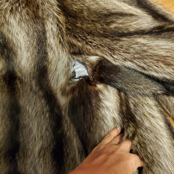 Pre-owned fur coat - Picture 7 of 8